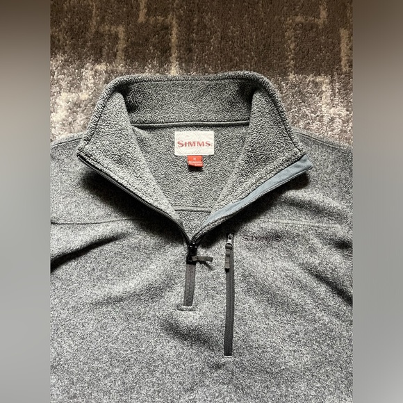 Simms Pull Over - Picture 2 of 3